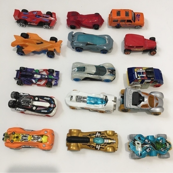 Mattel Vehicles Hot Wheels Diecast Car Lot of 15 Cars Vehicles - Picture 3 of 15